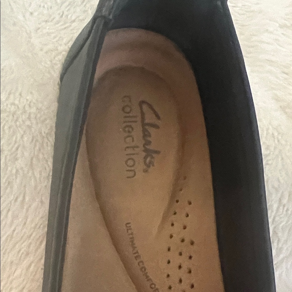 Clarks Black Flats with Floral Accent - Picture 5 of 10